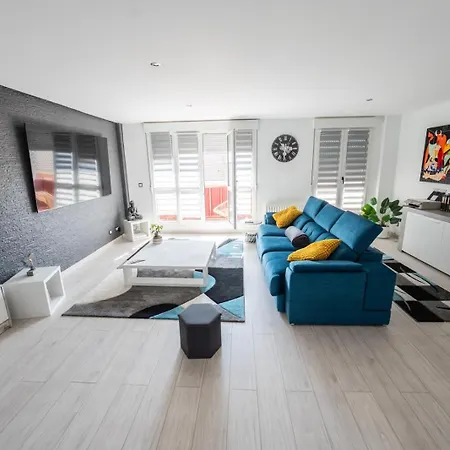 Piso Recien Reformado Con Playas Cercanas *