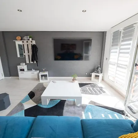 Piso Recien Reformado Con Playas Cercanas *